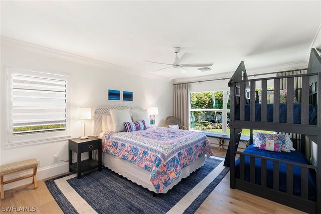 831 Rue Deville 2, Naples, FL 34108