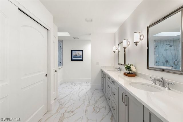 831 Rue Deville 2, Naples, FL 34108