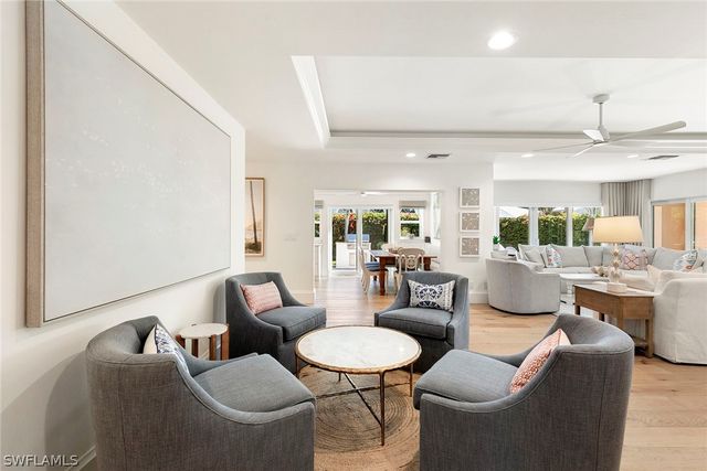 831 Rue Deville 2, Naples, FL 34108