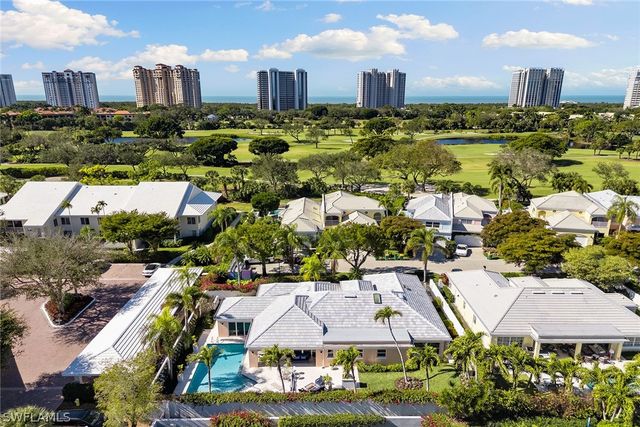 831 Rue Deville 2, Naples, FL 34108