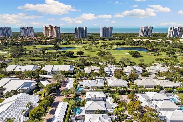 831 Rue Deville 2, Naples, FL 34108