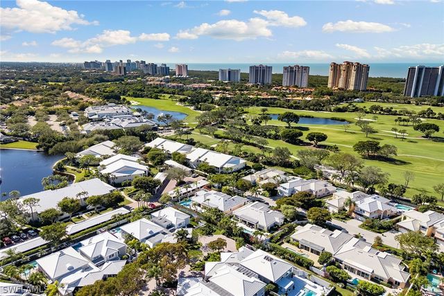 831 Rue Deville 2, Naples, FL 34108