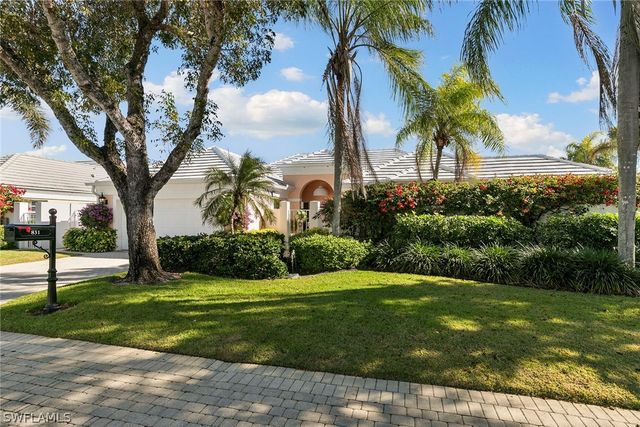 831 Rue Deville 2, Naples, FL 34108