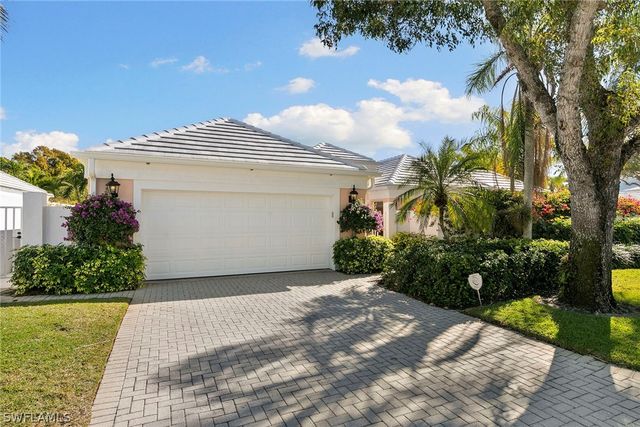 831 Rue Deville 2, Naples, FL 34108