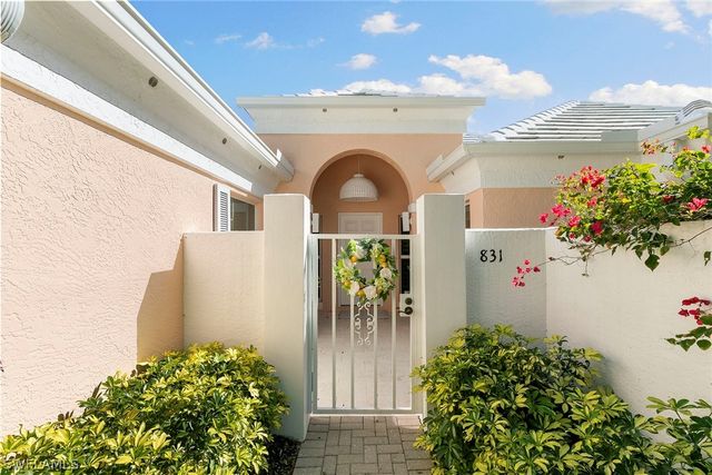 831 Rue Deville 2, Naples, FL 34108