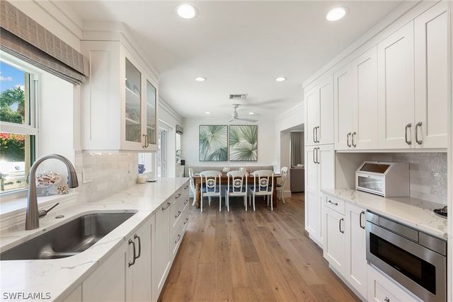 831 Rue Deville 2, Naples, FL 34108