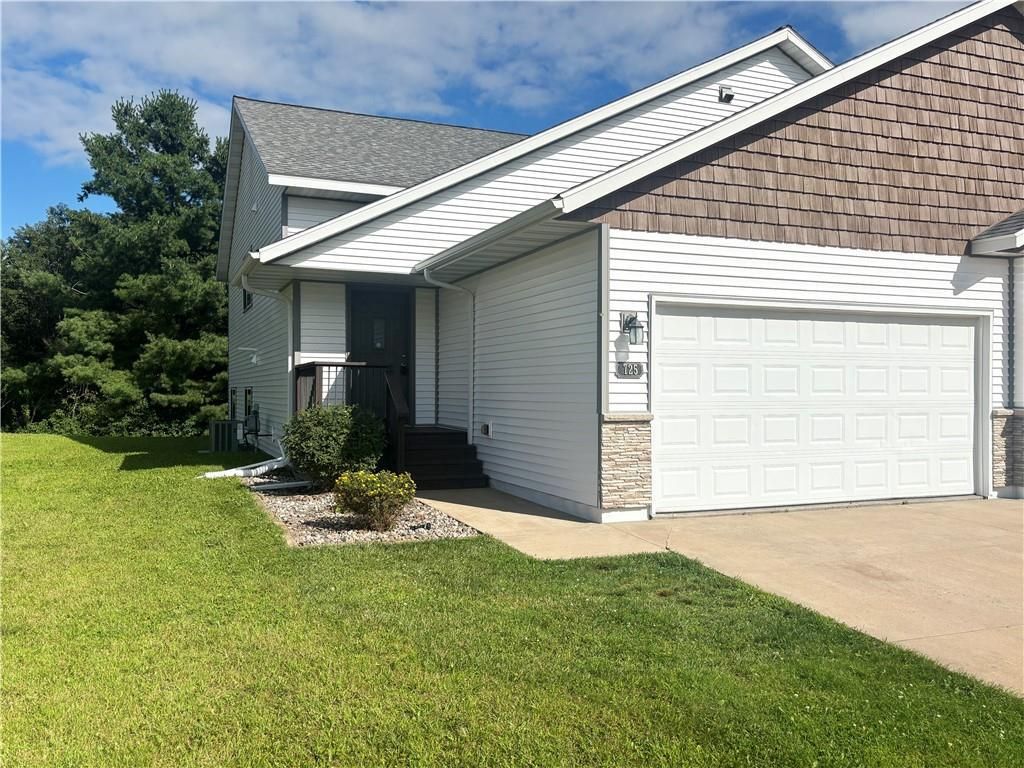 725 Diamond Lane, Rice Lake, WI 54868