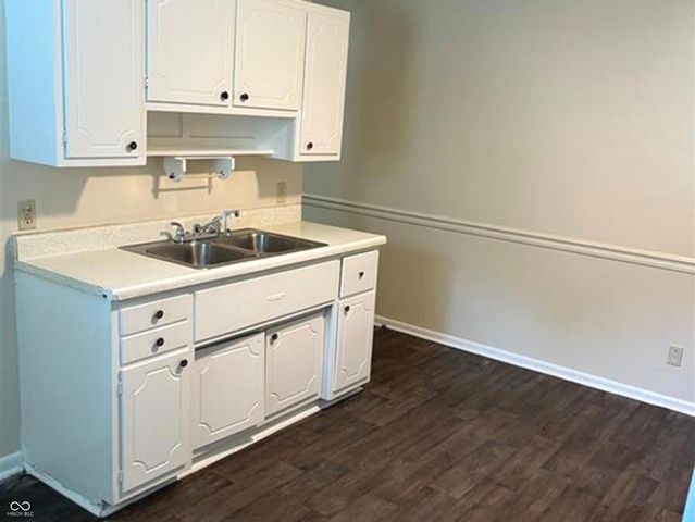 6205 E 12th Street, Indianapolis, IN 46219