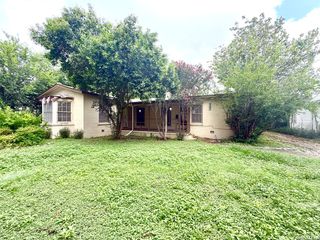 247 Club Dr, San Antonio, TX 78201