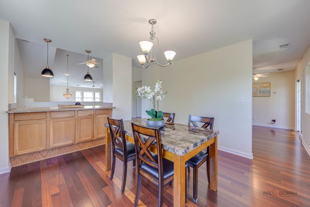 1155 Georgetown Way, Vernon Hills, IL 60061