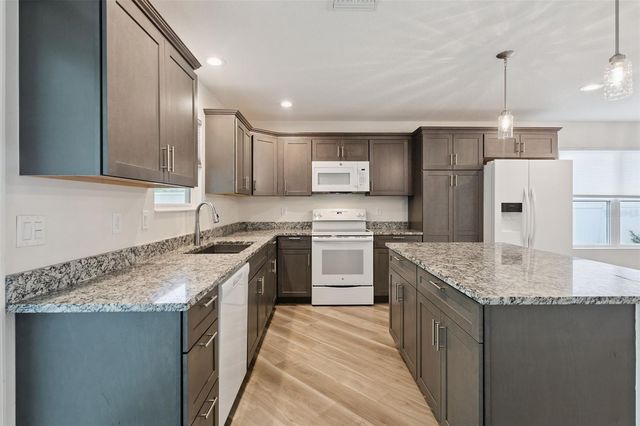 209 JEAN STREET, Tavares, FL 32778
