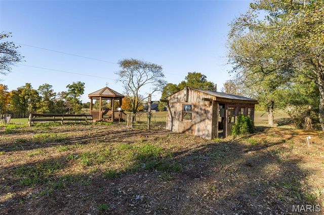 14773 State Route M, Ste Genevieve, MO 63670