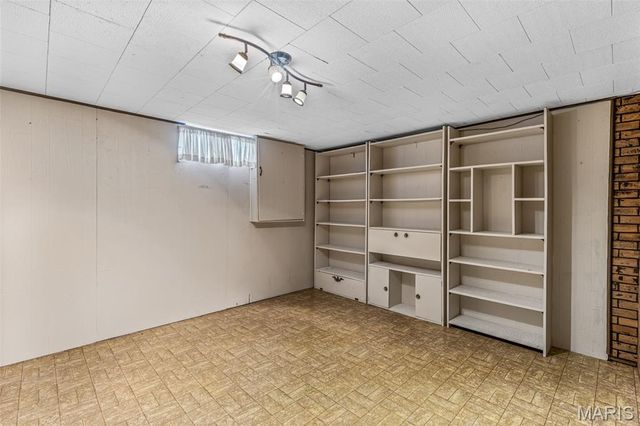 14773 State Route M, Ste Genevieve, MO 63670