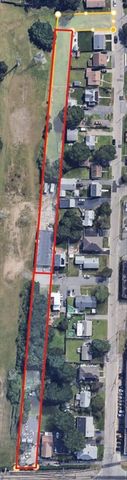 21 Pommenville St, Pawtucket, RI 02861