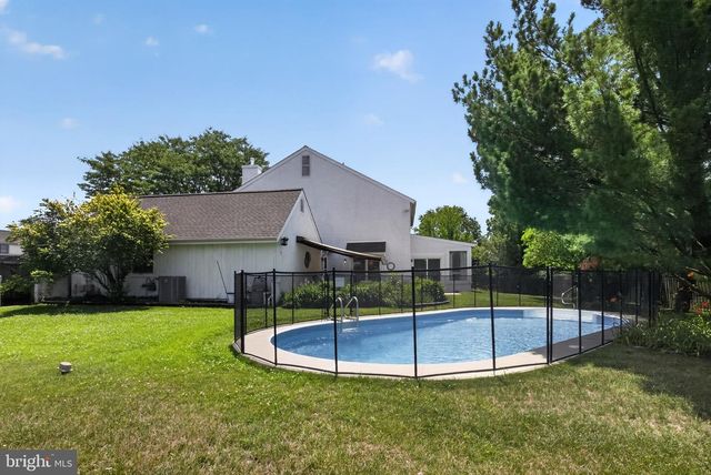 12 THOREAU CT, Cherry Hill, NJ 08003