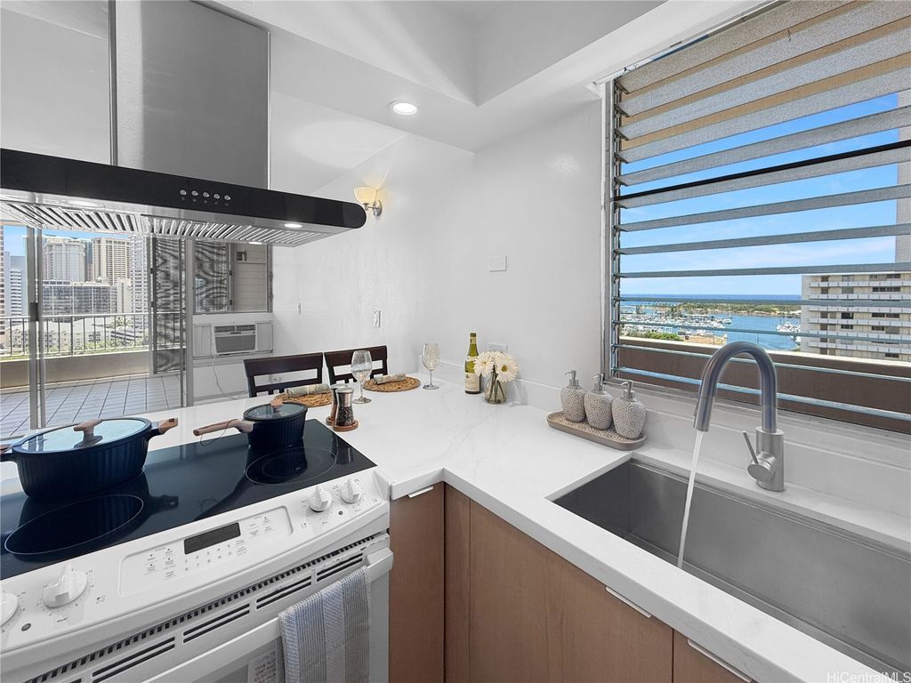 1848 Kahakai Drive 1508, Honolulu, HI 96814