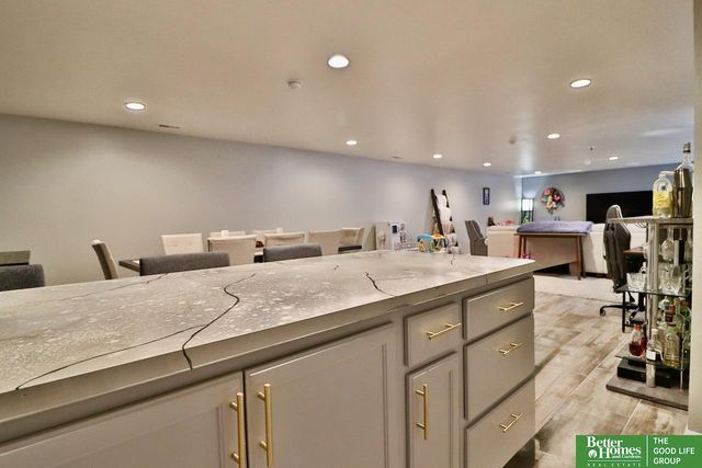 7752 N 107 Street, Omaha, NE 68122
