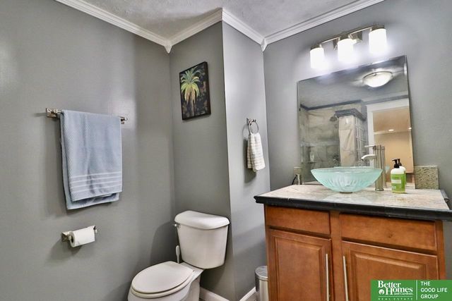 7752 N 107 Street, Omaha, NE 68122