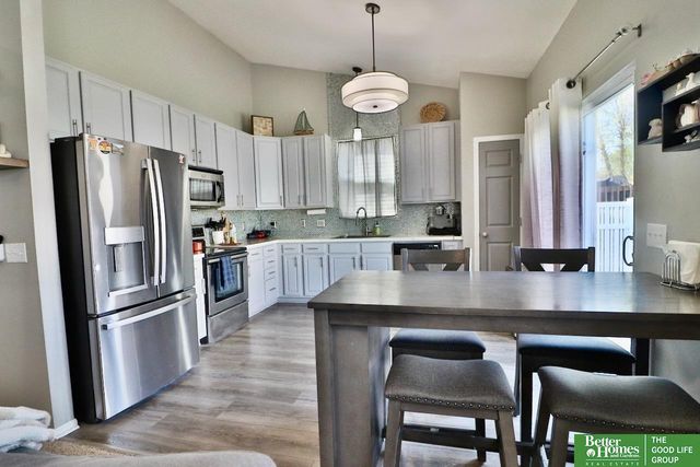 7752 N 107 Street, Omaha, NE 68122