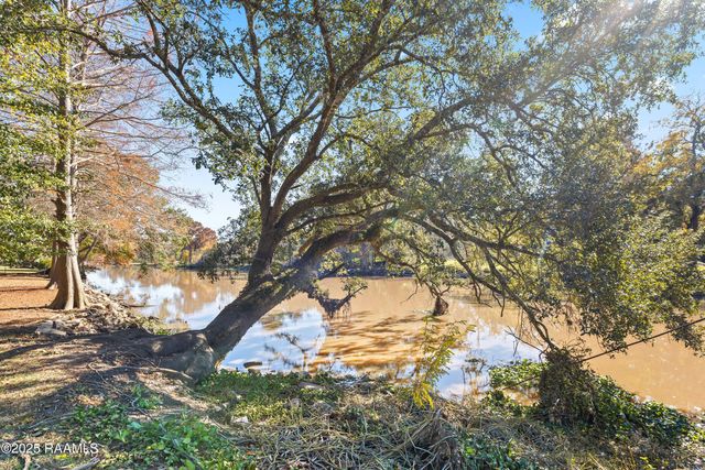 5308 Shoreline Drive, New Iberia, LA 70563