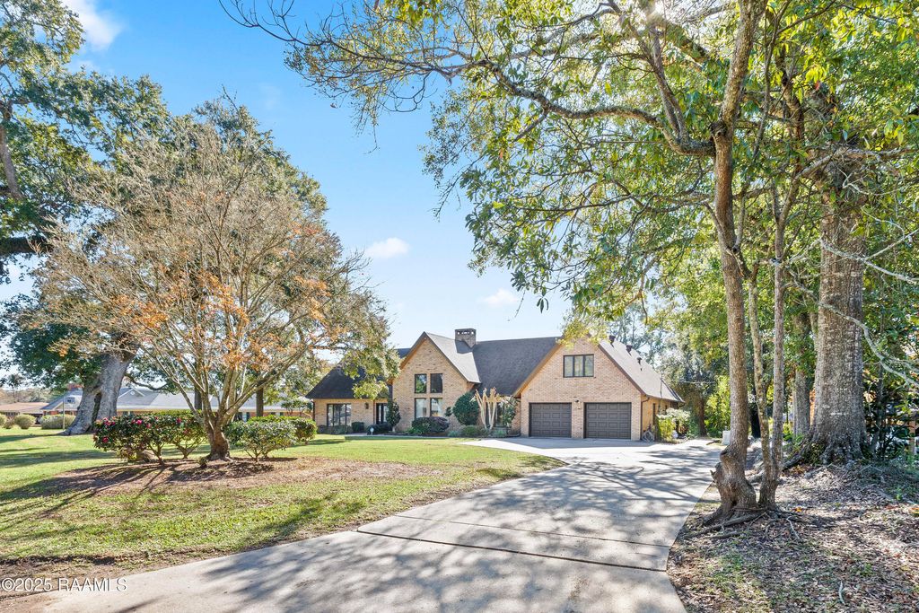 5308 Shoreline Drive, New Iberia, LA 70563