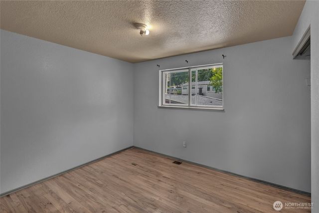 35745 26th Avenue S, Federal Way, WA 98003