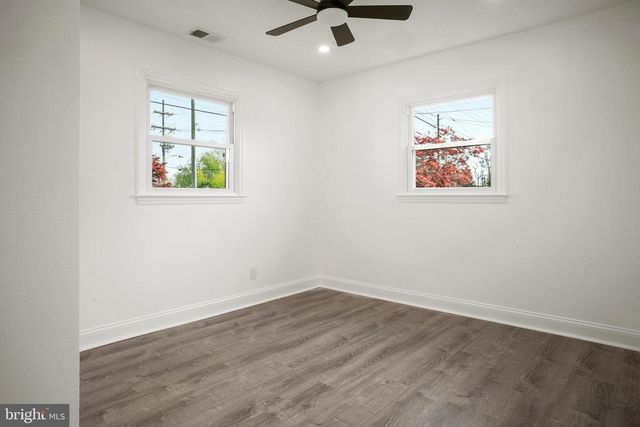 601 W EVESHAM AVE, Magnolia, NJ 08049