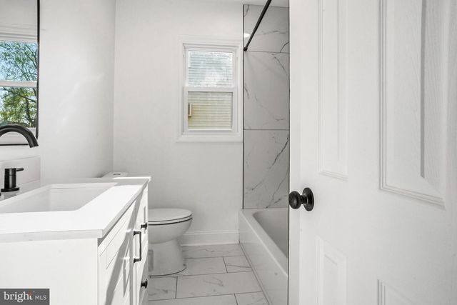 601 W EVESHAM AVE, Magnolia, NJ 08049