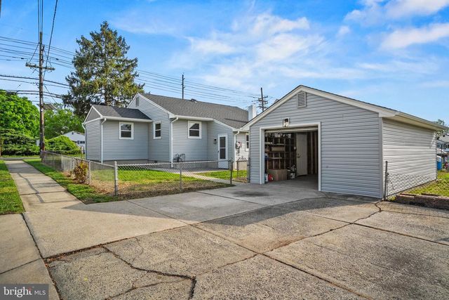601 W EVESHAM AVE, Magnolia, NJ 08049