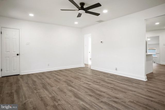 601 W EVESHAM AVE, Magnolia, NJ 08049