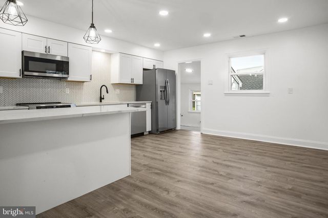 601 W EVESHAM AVE, Magnolia, NJ 08049