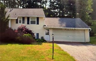8 Commane Road, Van Buren, NY 13027