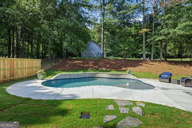 2305 Hawthorne Trace, Monroe, GA 30655