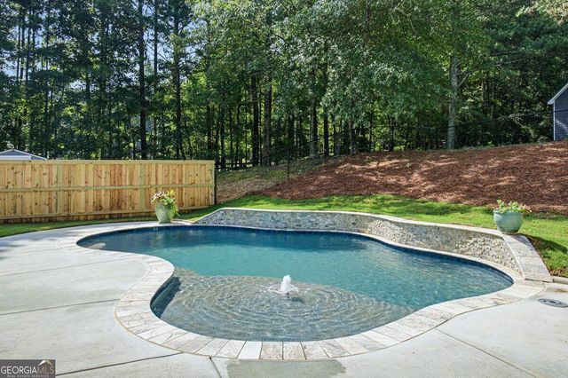 2305 Hawthorne Trace, Monroe, GA 30655