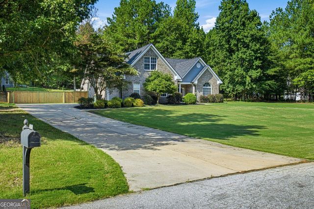 2305 Hawthorne Trace, Monroe, GA 30655