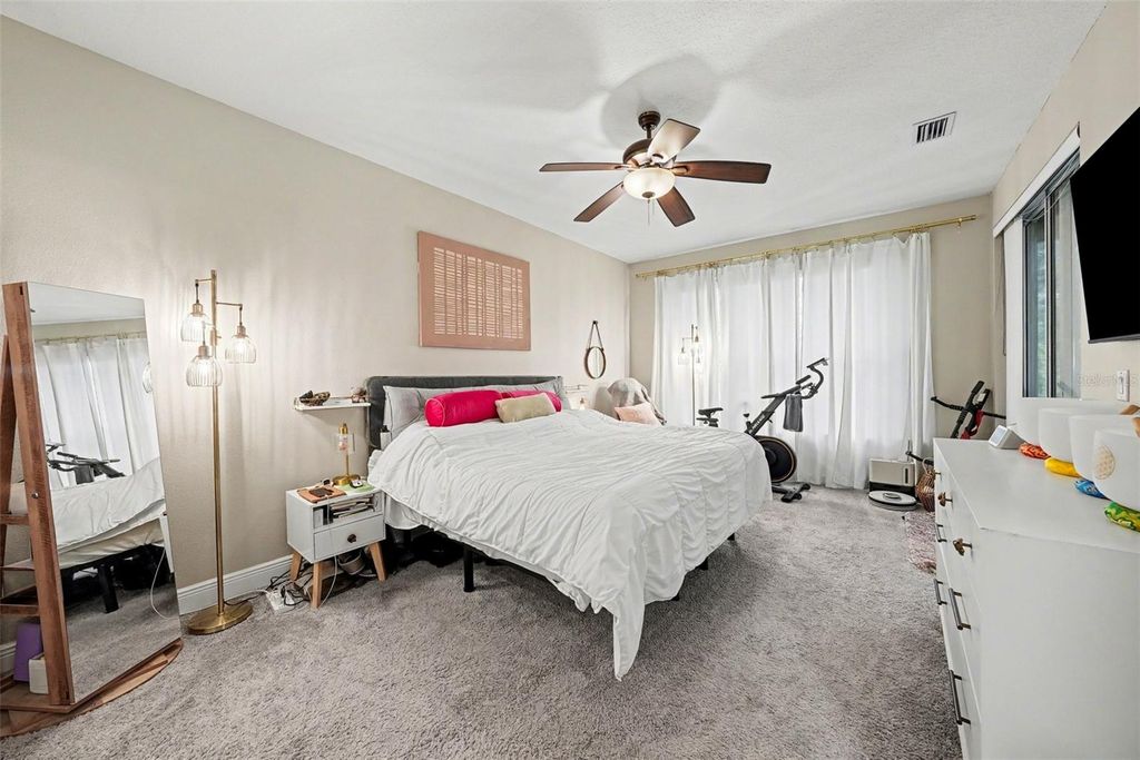 Image 15 of property listing at 14105 WATERVILLE CIRCLE, Tampa, FL 33626