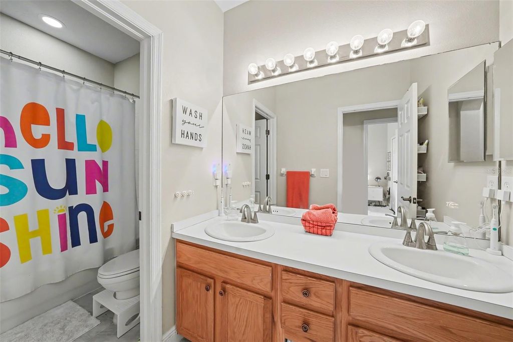 Image 19 of property listing at 14105 WATERVILLE CIRCLE, Tampa, FL 33626