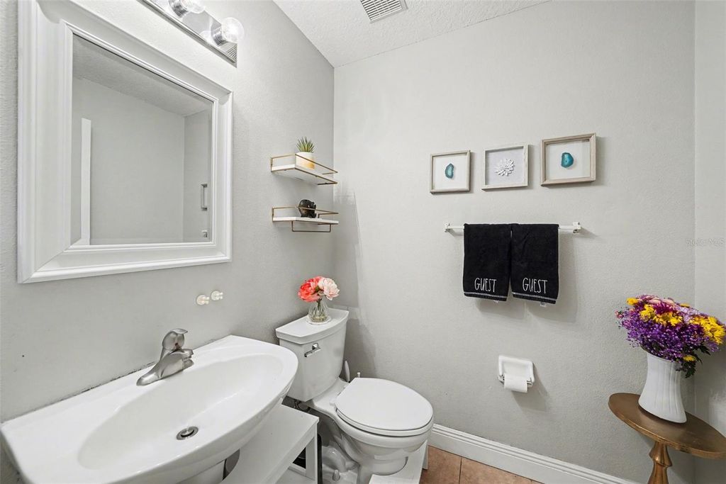 Image 20 of property listing at 14105 WATERVILLE CIRCLE, Tampa, FL 33626