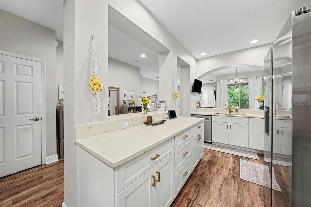 Image 8 of property listing at 14105 WATERVILLE CIRCLE, Tampa, FL 33626