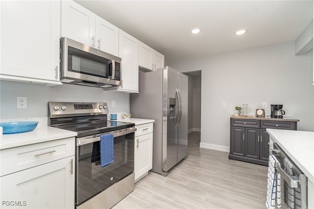 1247 Price CIR NW, Port Charlotte, FL 33948