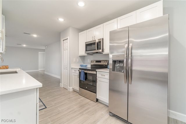 1247 Price CIR NW, Port Charlotte, FL 33948