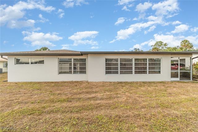 1247 Price CIR NW, Port Charlotte, FL 33948