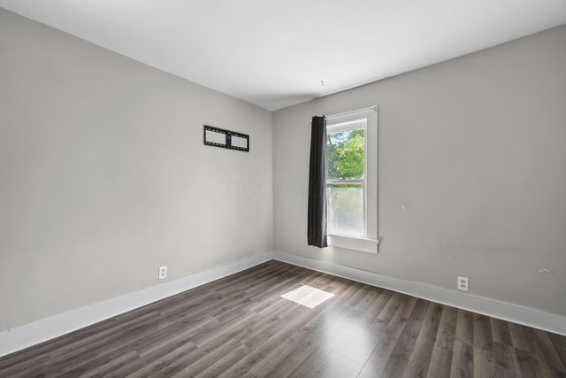 23 Pound Street, Newark, OH 43055