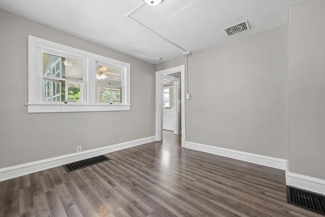 23 Pound Street, Newark, OH 43055
