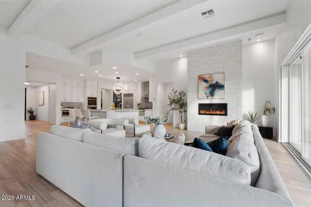 5543 E BERYL Avenue, Paradise Valley, AZ 85253