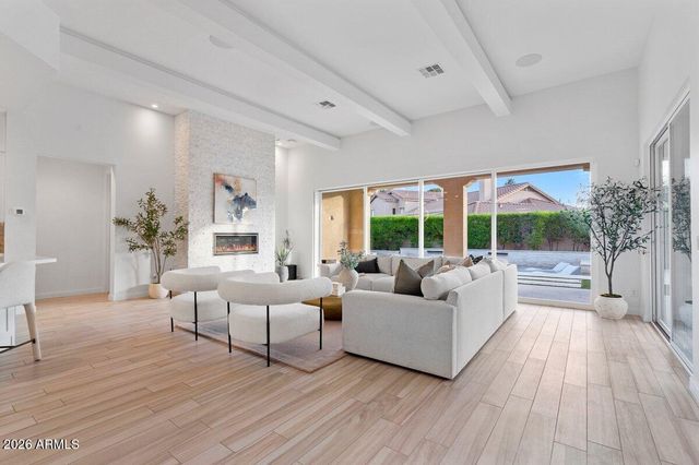 5543 E BERYL Avenue, Paradise Valley, AZ 85253