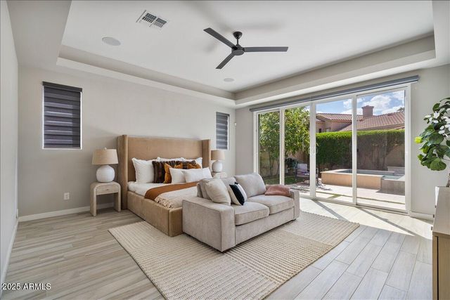 5543 E BERYL Avenue, Paradise Valley, AZ 85253