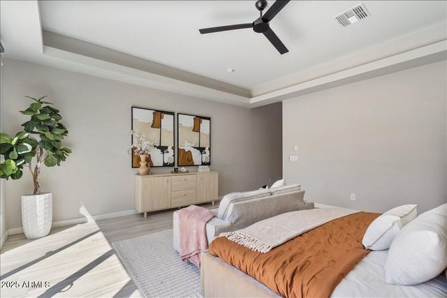 5543 E BERYL Avenue, Paradise Valley, AZ 85253