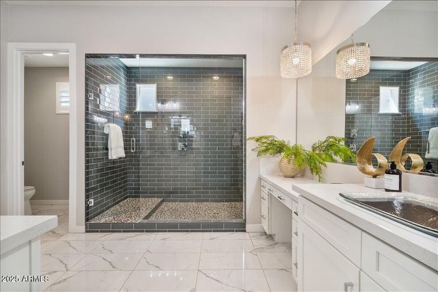 5543 E BERYL Avenue, Paradise Valley, AZ 85253