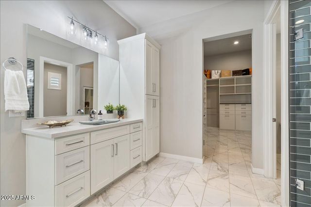 5543 E BERYL Avenue, Paradise Valley, AZ 85253